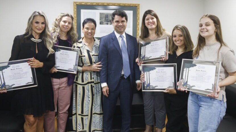 Deputada homenageia equipe 100% feminina da UniFM por destaque nas transmissões esportivas 80e934f9-a310-452b-9628-57345ba1ed8e.jpg