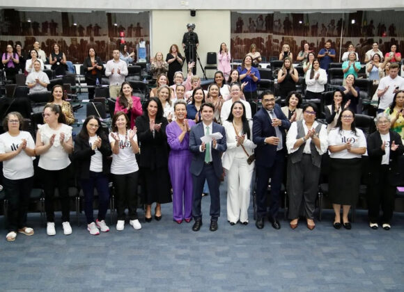 No primeiro dia do seminário organizado pela Assembleia Legislativa do Estado do Paraná, mais de 220 procuradorias municipais são convocadas a trocar experiências e fortalecer o enfrentamento à violência de gênero.