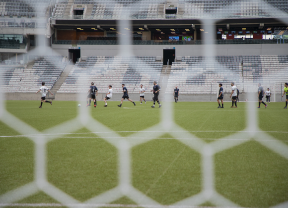 Esporte une corações: 4ª edição do “Jogar e Fazer o Bem” emociona na Ligga Arena