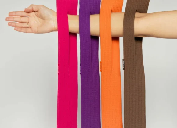 Quando a moda abraça a tecnologia: meu olhar sobre o iPhone Pocket da Apple com Issey Miyake