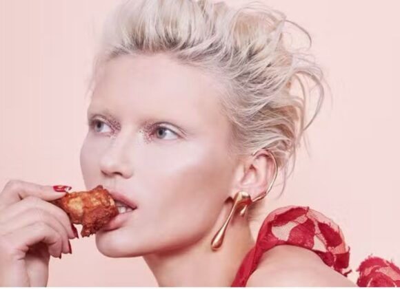 Ultraprocessados: o inimigo invisível por trás do envelhecimento precoce da pele