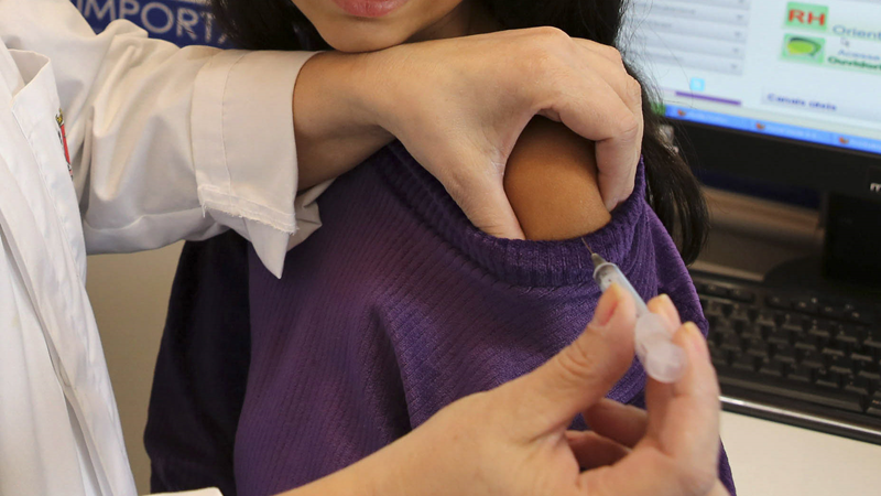 Curitiba realiza campanha da vacinação contra o HPV 00535081