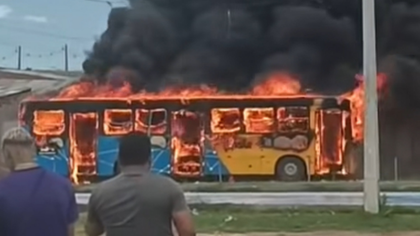 Moradores de comunidade realizam protesto após homem ser morto em confronto img_3489.png