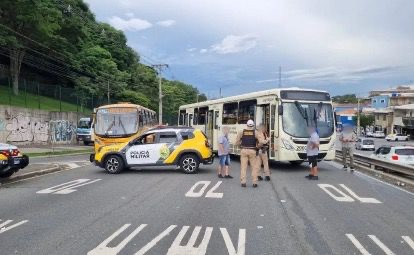 Ônibus são atacados após morte em confronto com a PM 4e42ed63-425c-4118-8f8d-b22231a5db94.jpg