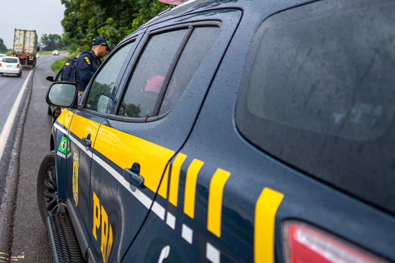 Foragido por latrocínio é preso após acidente na BR-277 IMG_0960