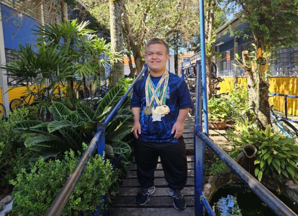 Aluno conquista ouro no parabadminton Paraná e vira destaque parabadminton Paraná