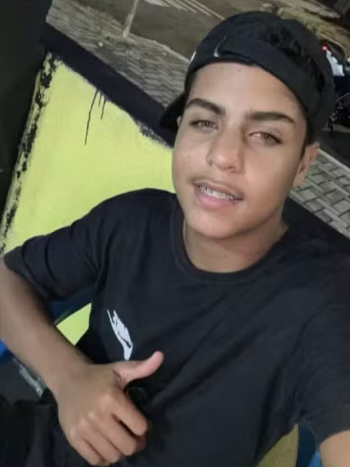 Vídeo mostra adolescente morto pela PM no Paraná durante perseguição adolescente morto pela PM no Paraná